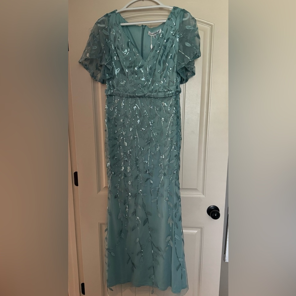 Mother of the bride or groom floor length dress. Size 12 NWT